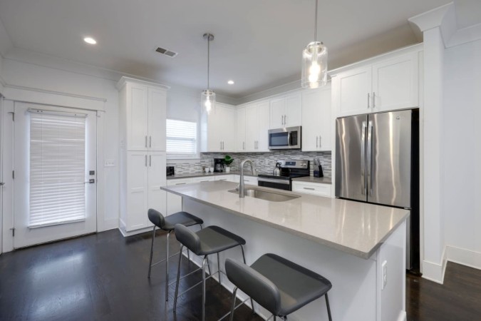 Modern Townhome | Perfect For Friends & Family