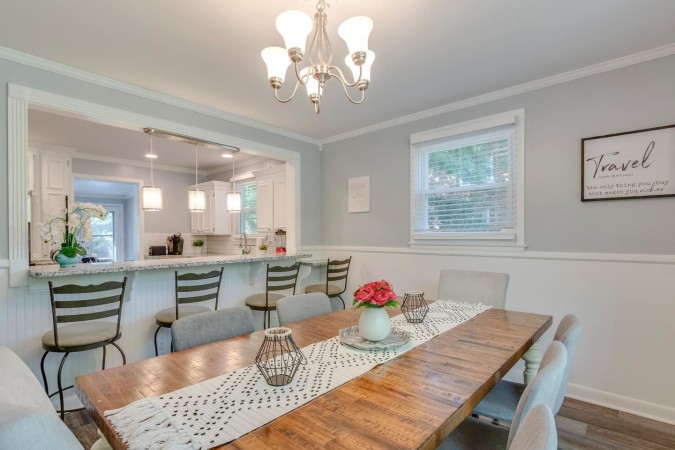 Minutes to Broadway | Private Pool & Hot Tub