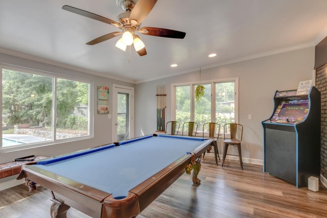 Minutes to Broadway | Private Pool & Hot Tub