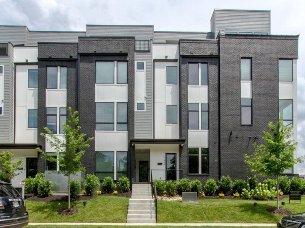 Stylish Retreat | Rooftop Deck | Walk Everywhere