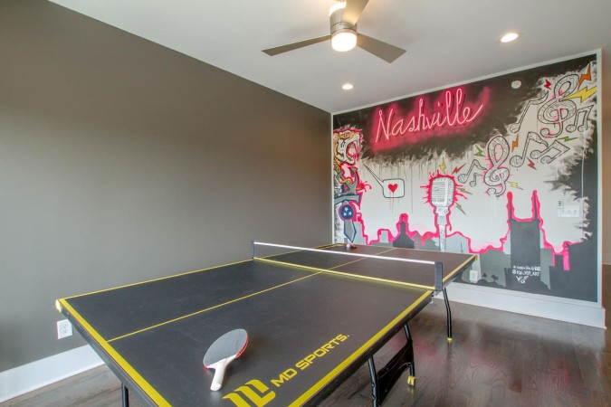 Stylish Retreat | Rooftop Deck | Walk Everywhere
