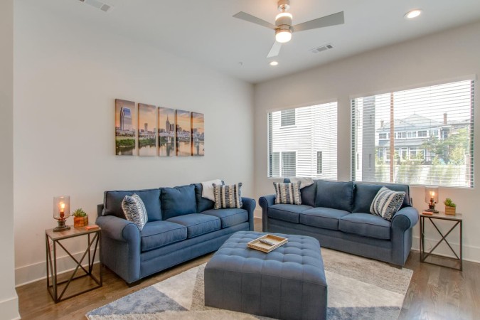 Stylish Retreat | Rooftop Deck | Walk Everywhere