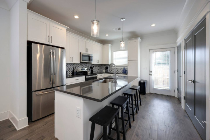10 Mins To Broadway - Music City Modern Townhome