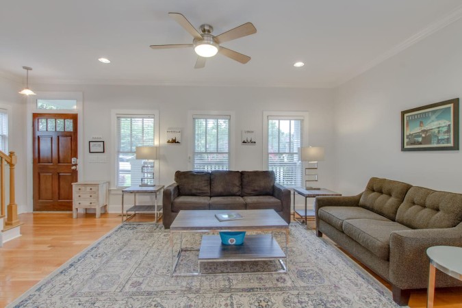 Germantown Haven | Private Yard + Near Broadway