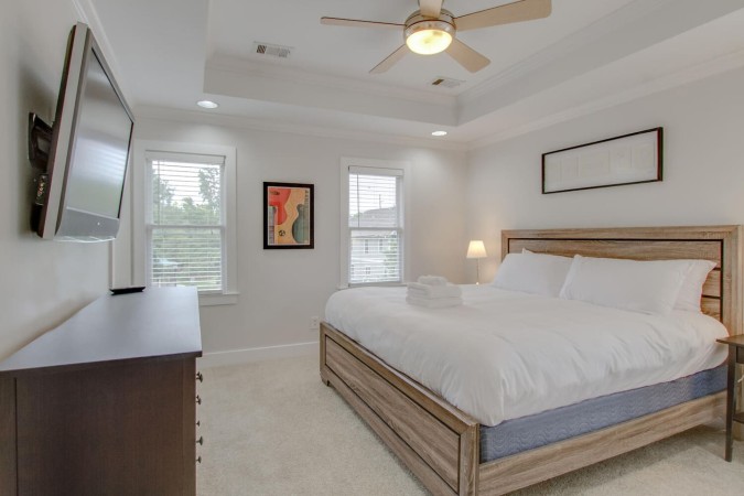 Germantown Haven | Private Yard + Near Broadway