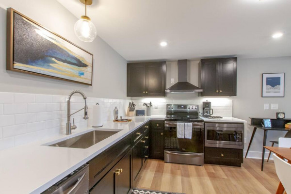 Spacious & Peaceful - Historic Franklin Quadplex