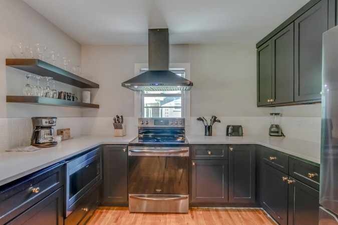 Country Charm | Historic Franklin | Ideal Location