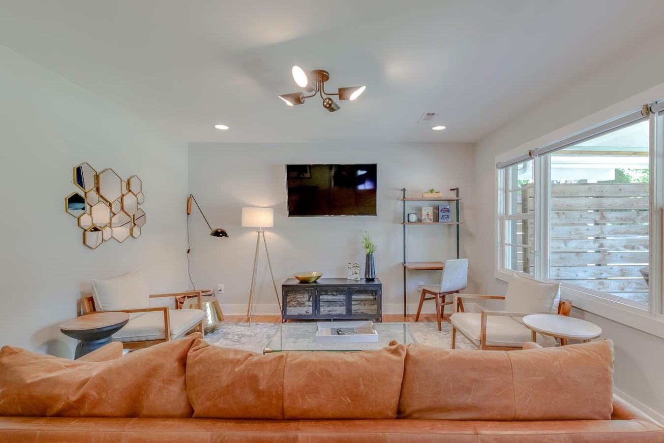 Country Charm | Historic Franklin | Ideal Location