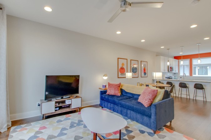 Top Skyline Views | 2 Balconies | Sleeps 8