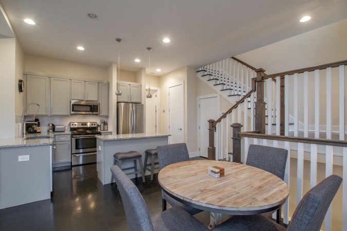 Stylish Home | Private Rooftop + Perfect Location