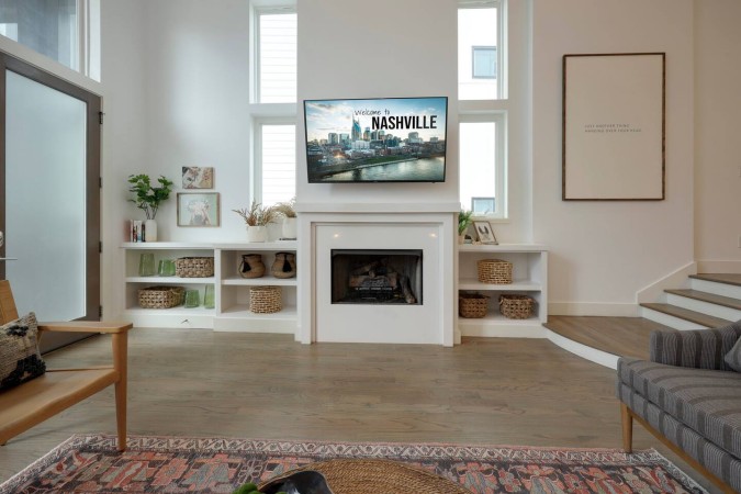 Stunning West End Home - Walkable Area
