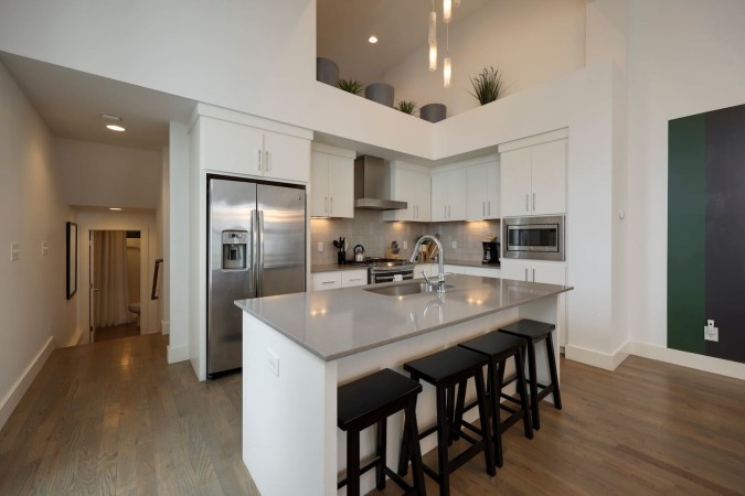 Stunning West End Home - Walkable Area