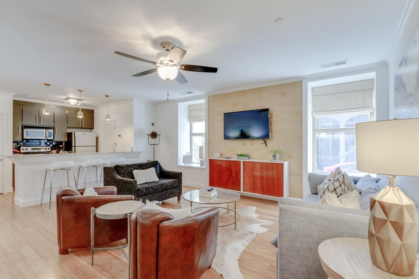 Downtown Delight | Walkable | Steps to Broadway