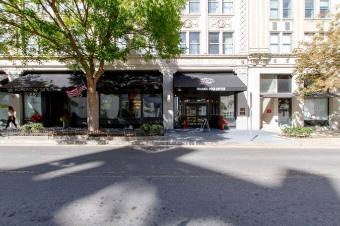 Downtown Delight | Walkable | Steps to Broadway