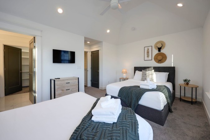 Trendy Townhome | Sleeps 12 + Easy Downtown Access