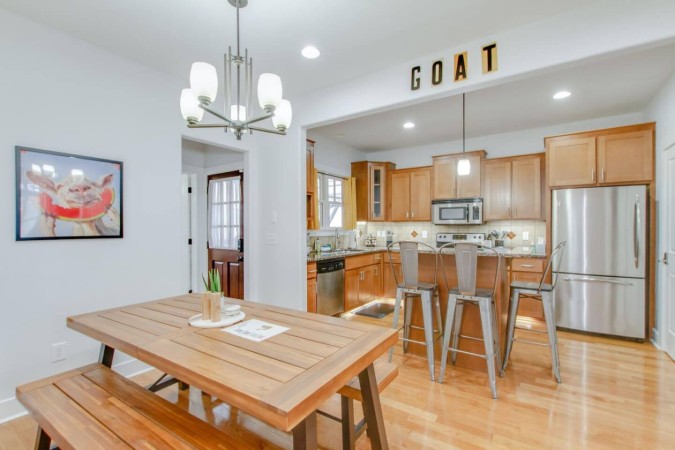 Vibrant Germantown Retreat | Central Location