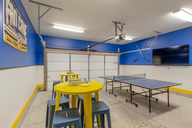 Urban Rooftop Retreat | Ping Pong & Putting Green