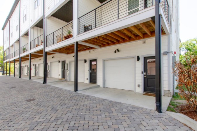 Stylish Rooftop Haven | Sleeps 12 Comfortably