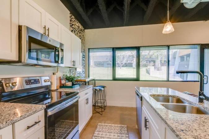 Cozy City Studio | South Nashville Gem