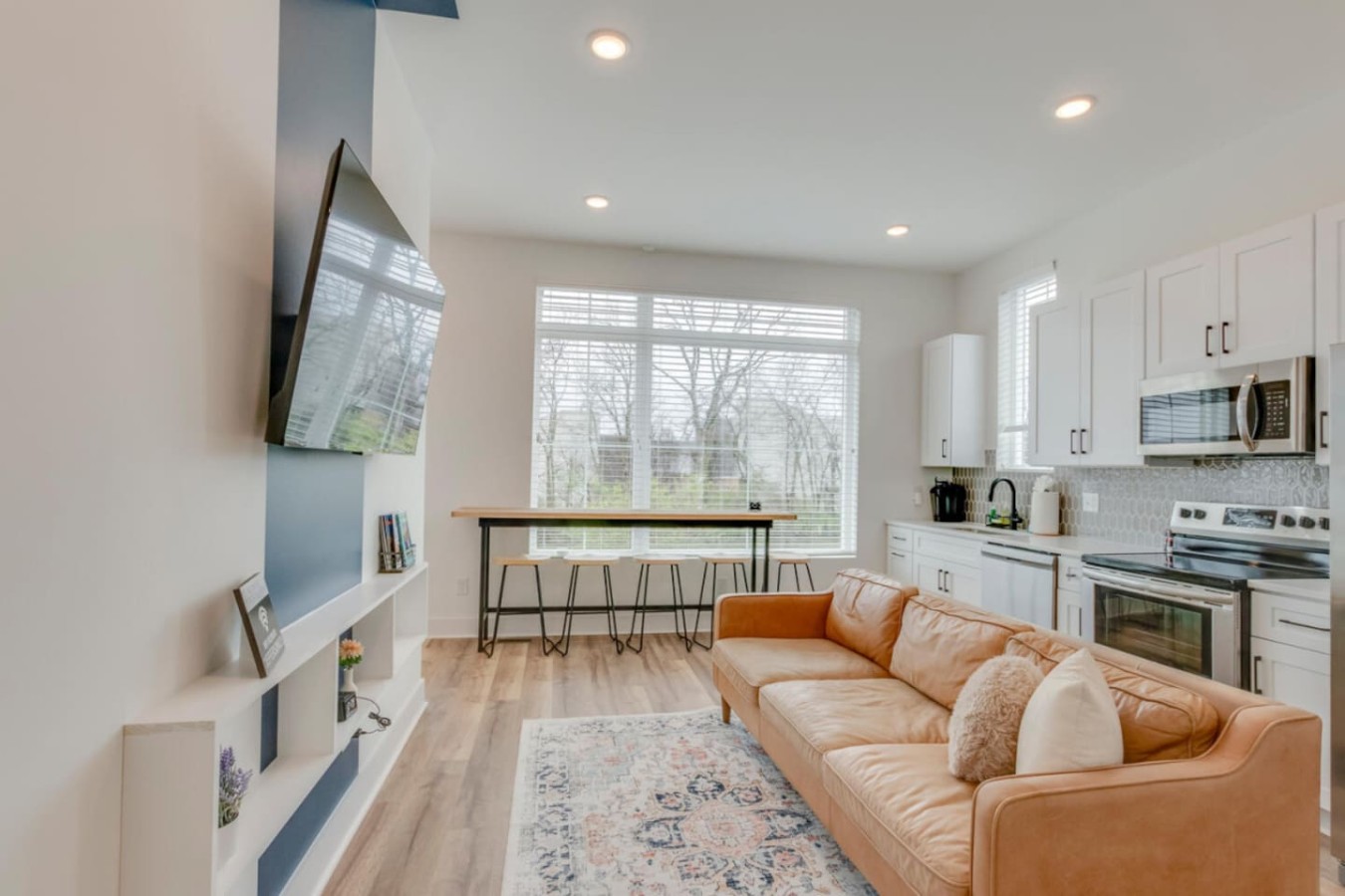 Jazz Junction | 4BRs/7 Beds | 7 Mins to Broadway