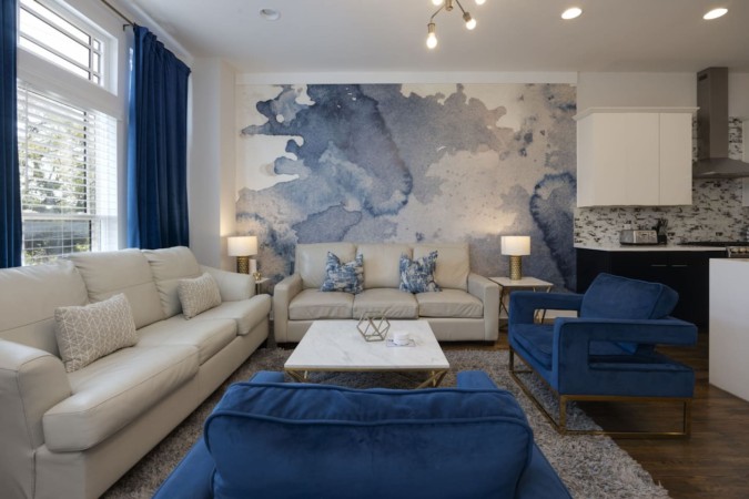 Blue Horizon | Skyline Views & Rooftop Hot Tub!