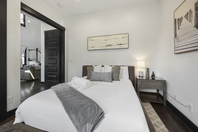 East Nashville | Pool Table & Yard | 30 Day Min