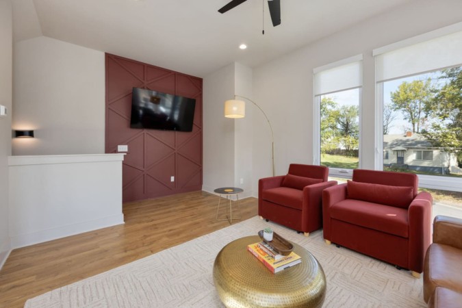 Music City Abode | Roof Lounge + Modern Design