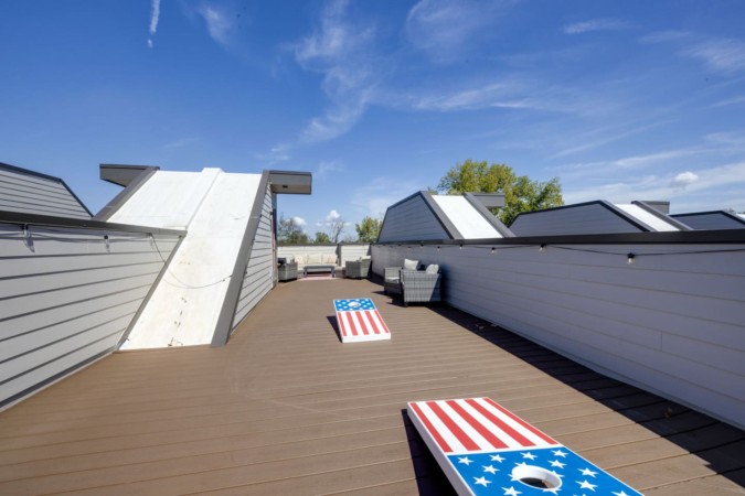 Dolly & Denim | Stylish & Roomy | Private Rooftop