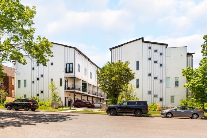 Hillsboro Escape | Rooftop Views | Sleeps 12