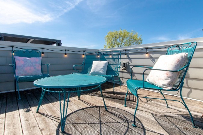 Group Getaway | Sleeps 12 | Spacious & Central