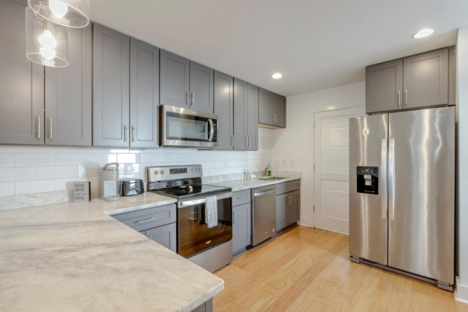 Todd Townhouse – Comfy 2BR – Minutes from Broadway