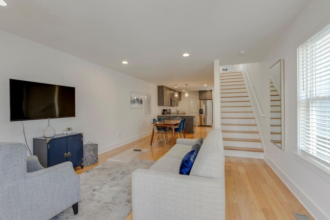 Todd Townhouse - 2BR 2.5BA – Minutes to Broadway