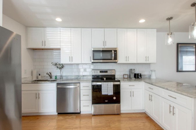 Todd Townhouse- 5 Min to Broadway- 2 Bed 2.5 Bath
