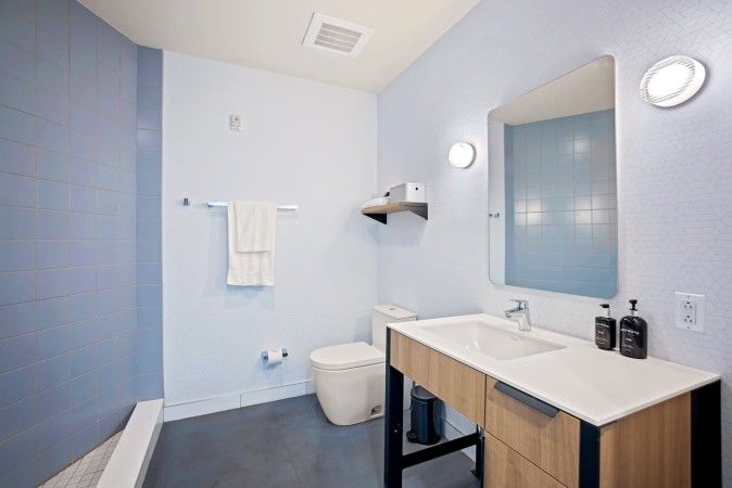 Private Wing- 5 Bedrooms- Close to Broadway