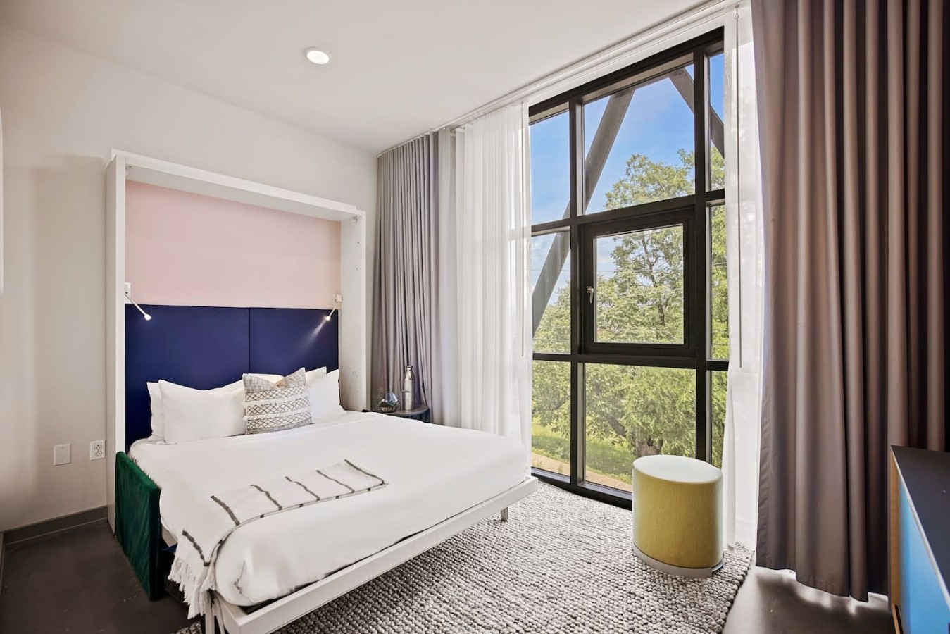 Private Wing | 5 BRs + Skyline Views & Gym