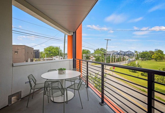 Private Wing | 5 BRs + Skyline Views & Gym