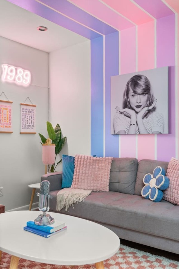 The Swiftie Suite - Vibrant Taylor Inspired Stay