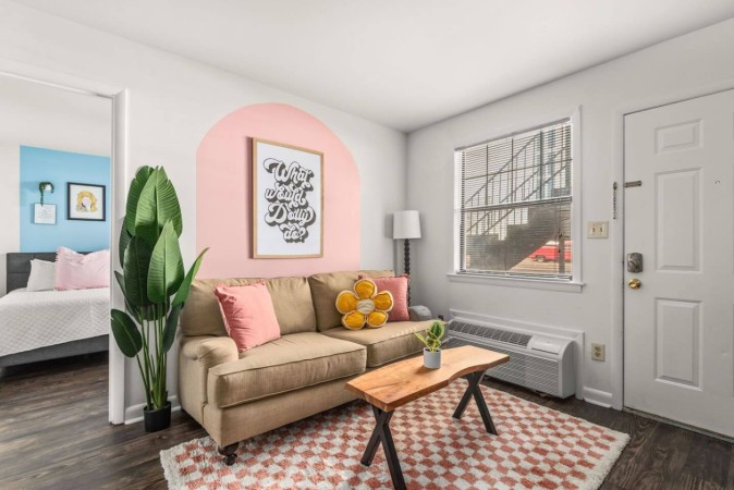 Dolly Getaway on Music Row - Relax and Unwind
