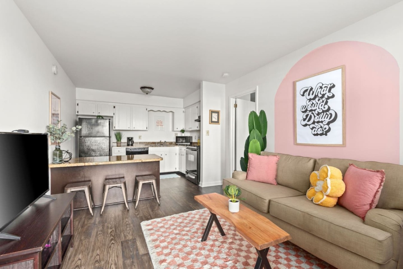 Dolly Getaway on Music Row - Relax and Unwind