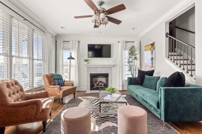 Walkable Nations Retreat | Rooftop & Near Broadway