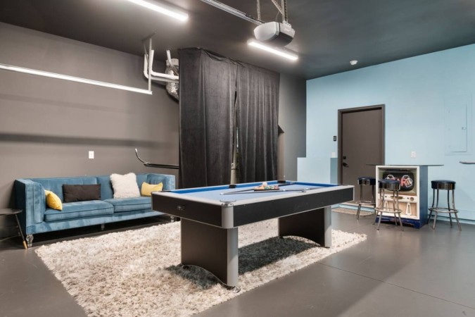 Last Call Lounge | Rooftop Skyline + Game Room