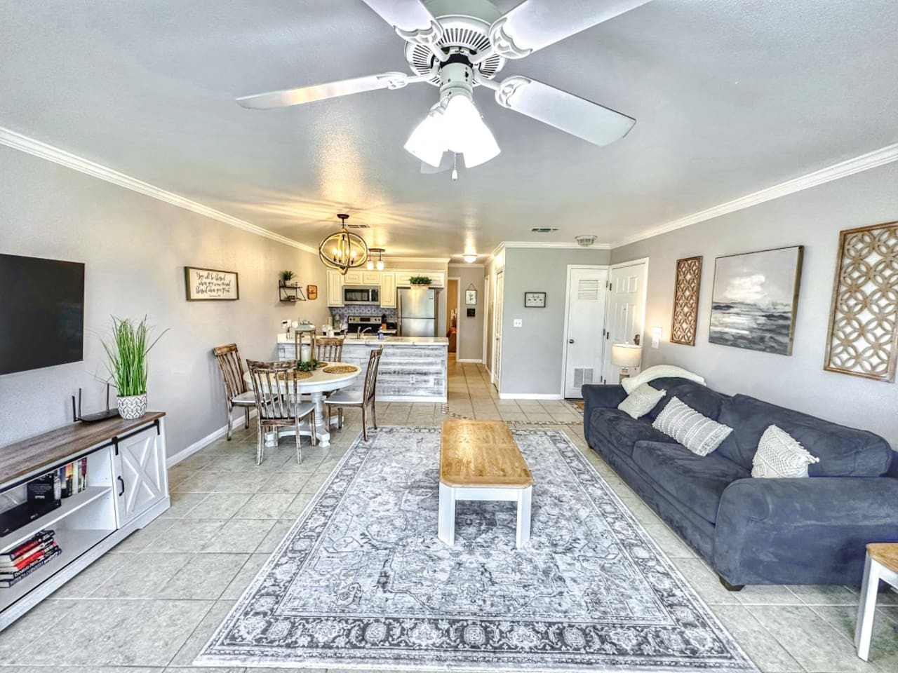 Gorgeous Condo With River View And Pool Access - Cozy Retreat - New Braunfels, TX