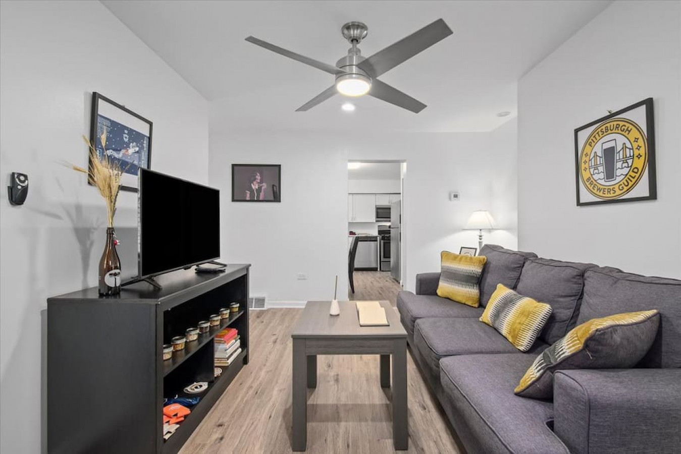 East Allegheny Apartment | Driveway Parking! 5