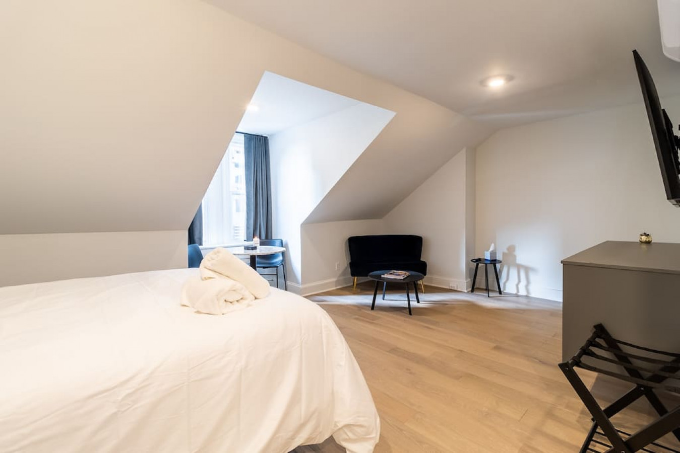 Thena Hotel - Spacious Studio 2