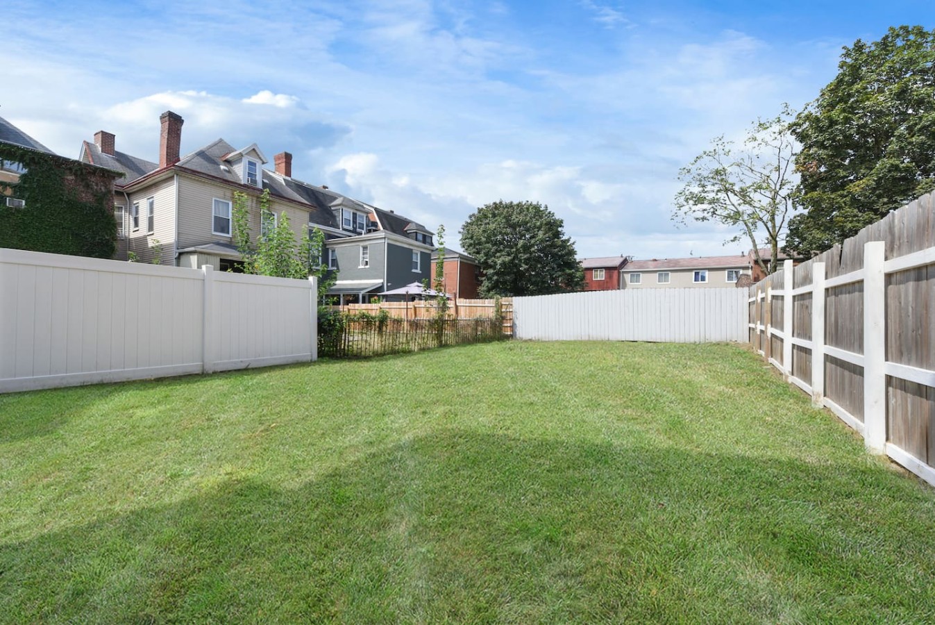 The Riverview Room | Private Queen Room in the Heart of East Liberty 4