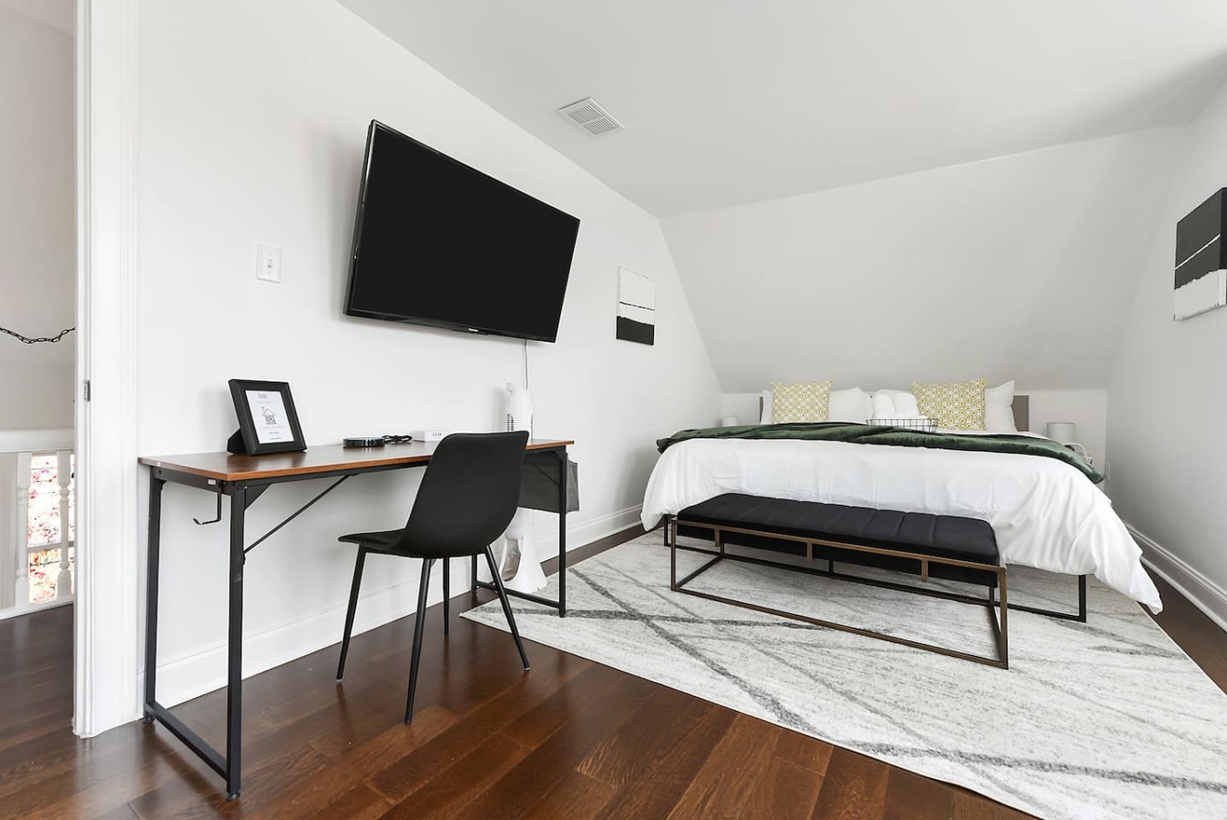 Modern 4BR East Liberty Home | Walk to Dining & Shops | Sleeps 8 4