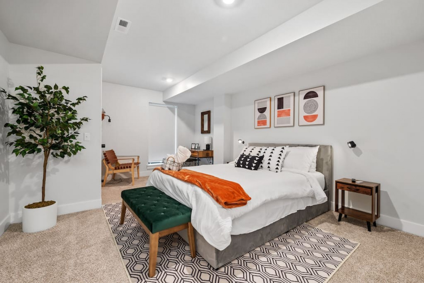 Private Ensuite And Access To Shared Living Spaces - Cozy Haven - Pittsburgh, PA