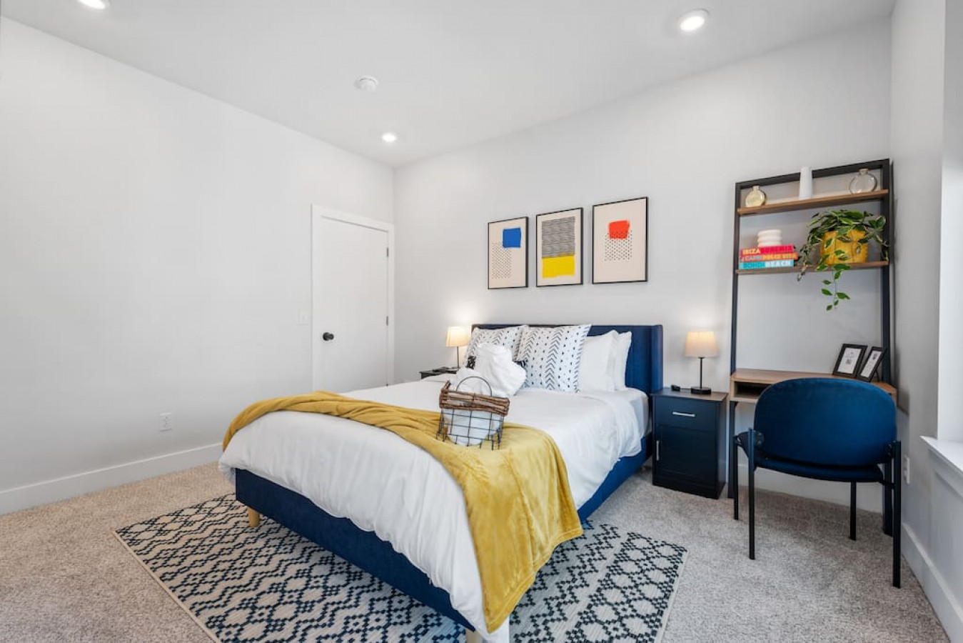 Luxurious Stay With Smart Amenities - Charming Urban Oasis - Pittsburgh, PA
