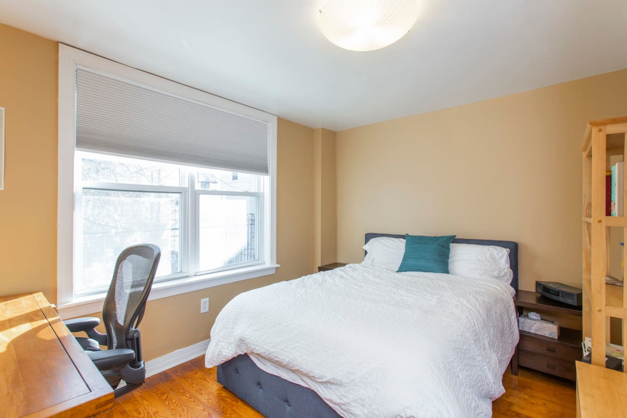 Walk everywhere from renovated 3bd Bella Vista gem 5
