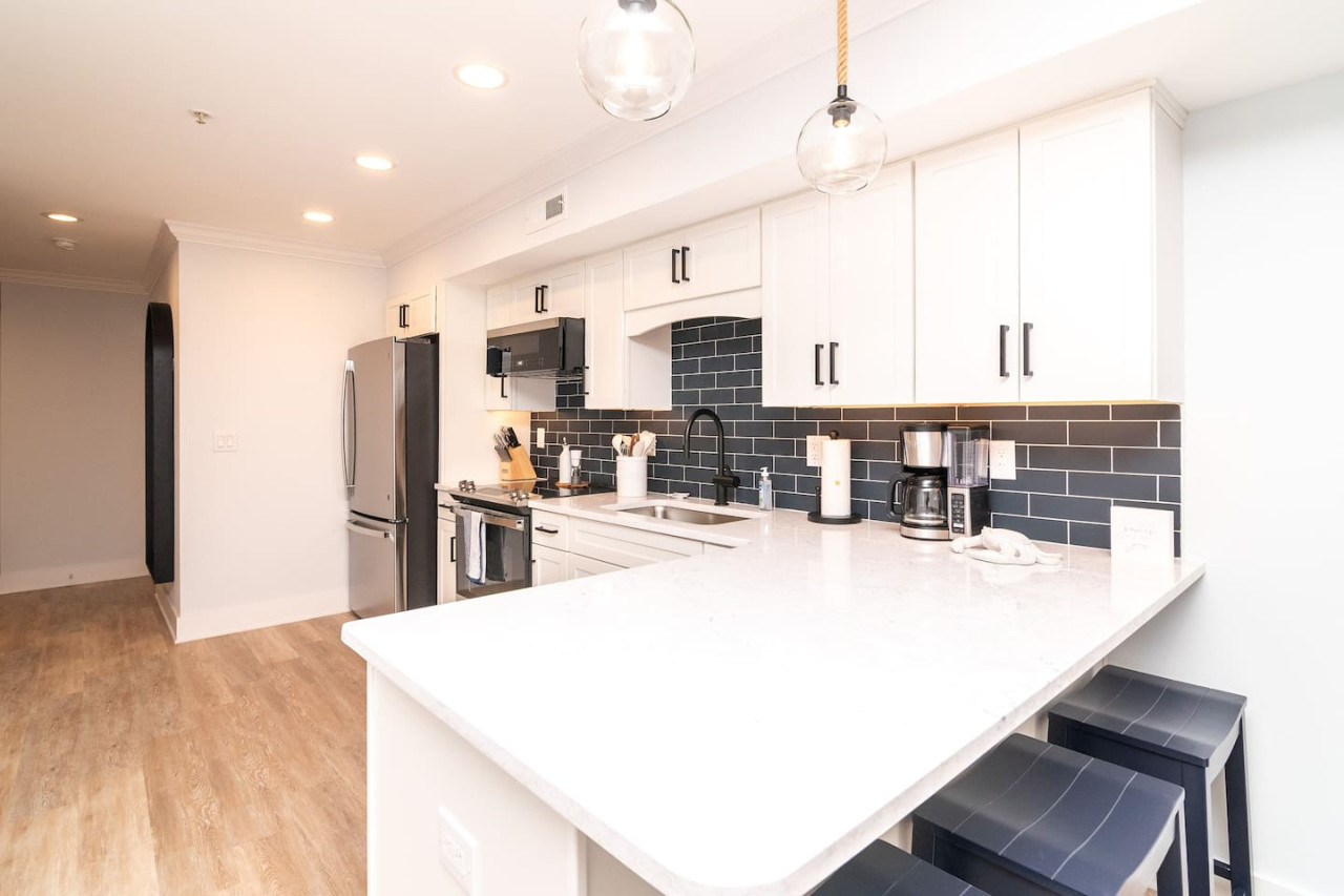 Beautifully Renovated 3BR Dewey Escape 3